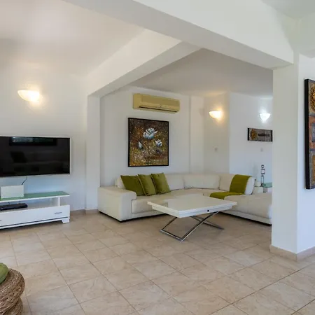 Lime 3-bedroom In